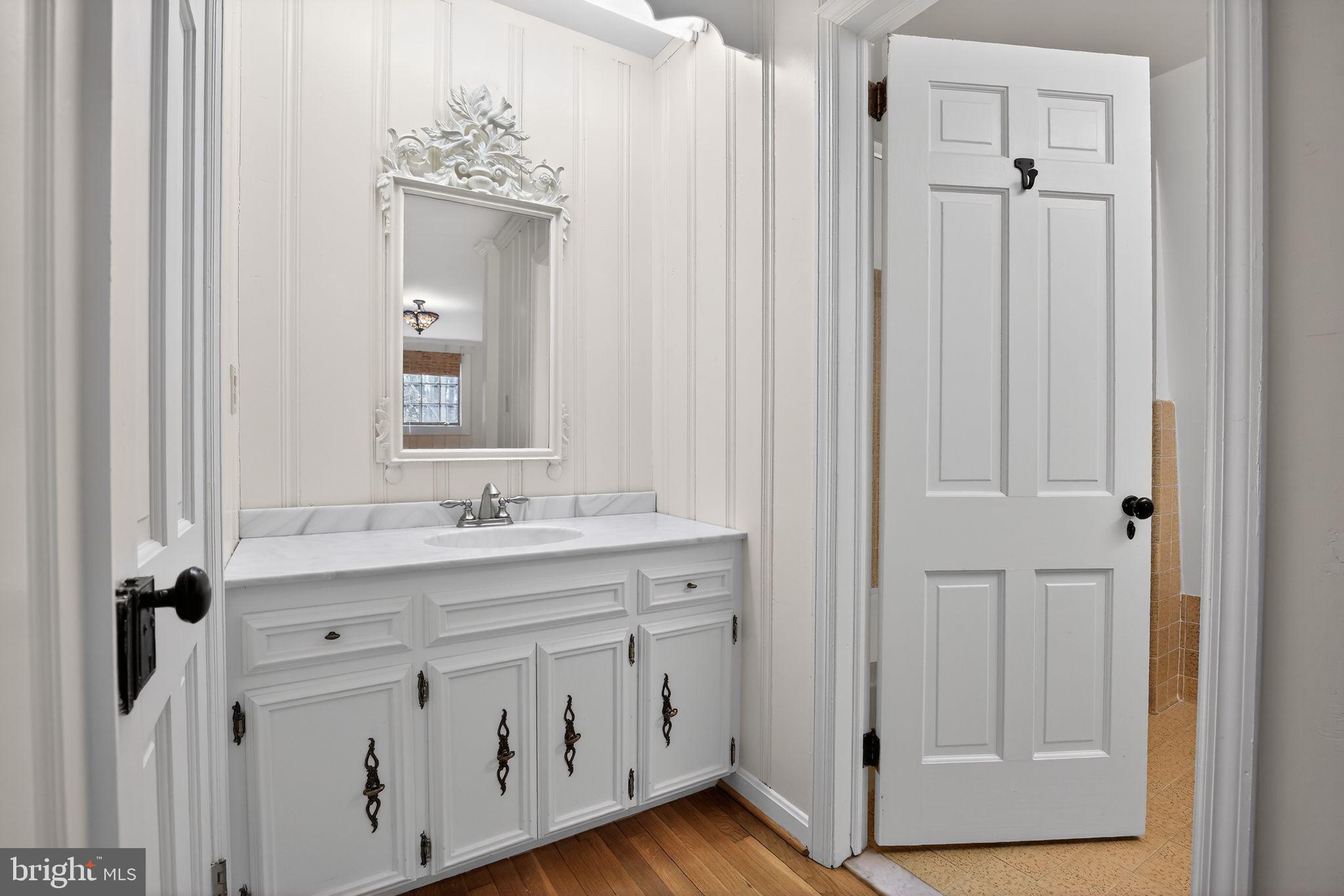 TOWER HILL - Residential