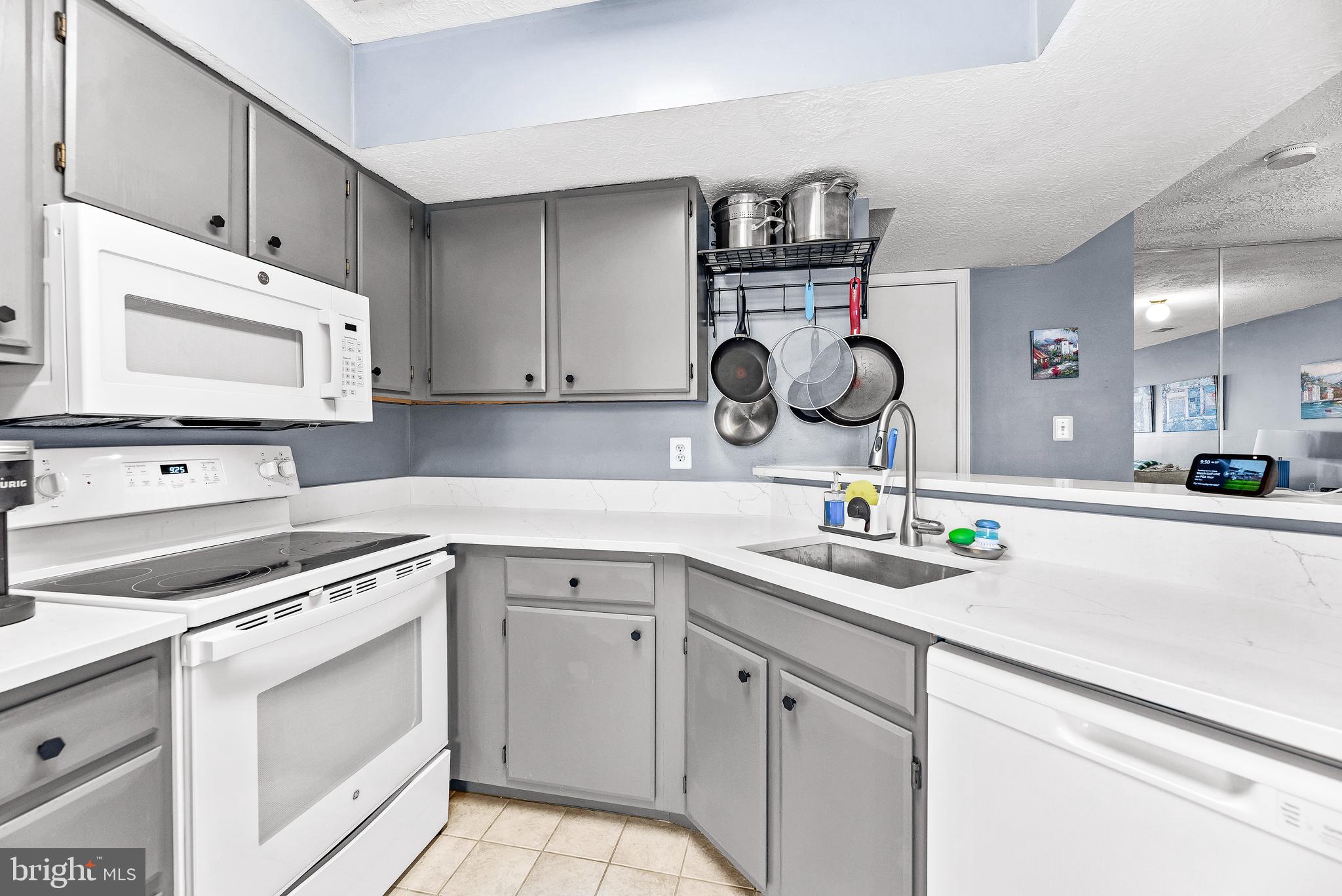 COLUMBIA COMMONS - Residential