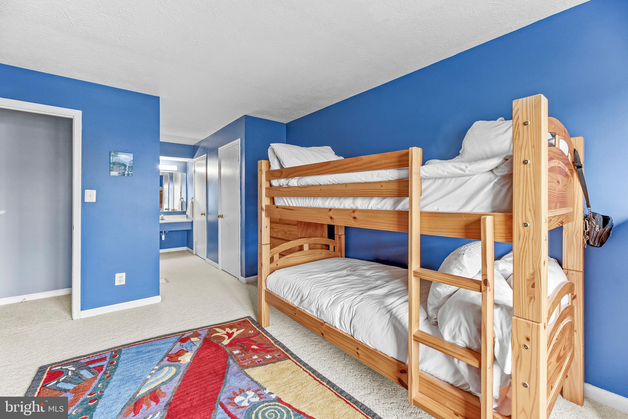 COLUMBIA COMMONS - Residential