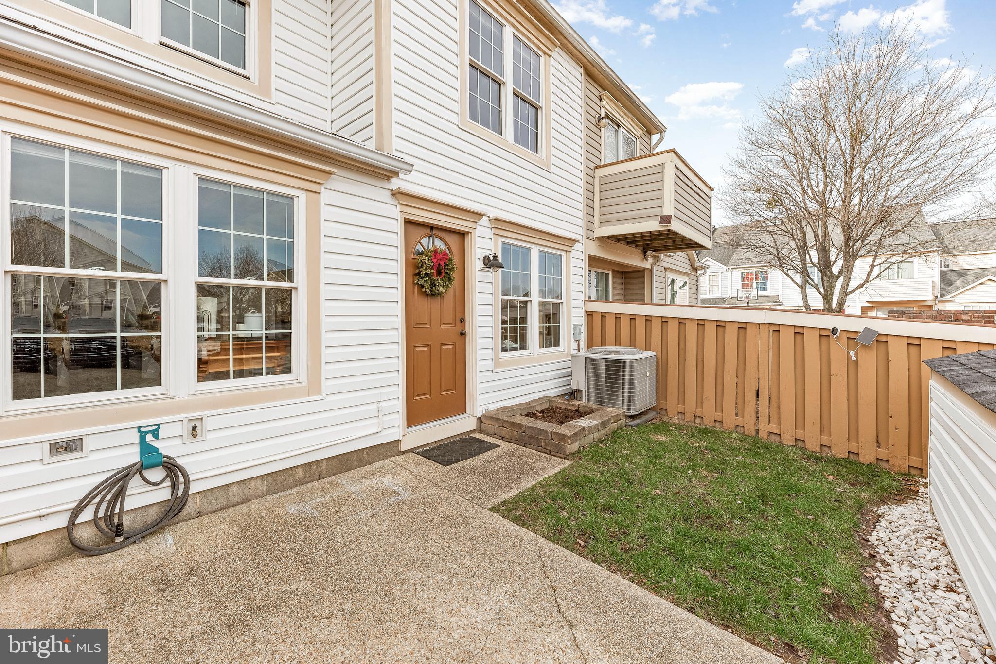 COLUMBIA COMMONS - Residential