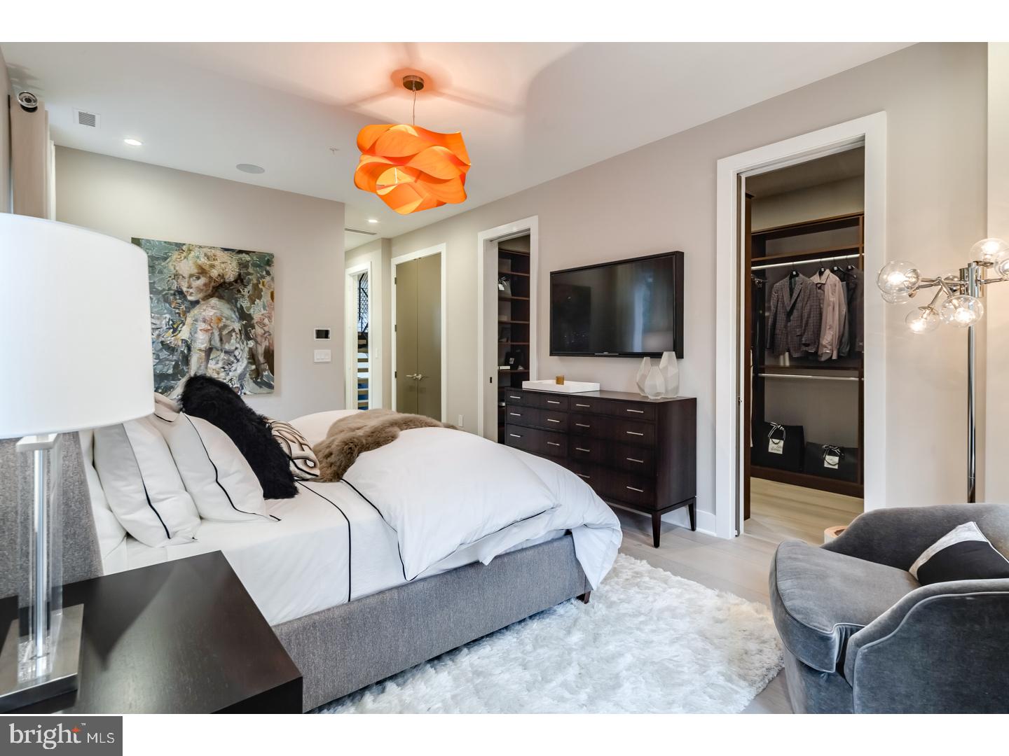 SOCIETY HILL - Residential