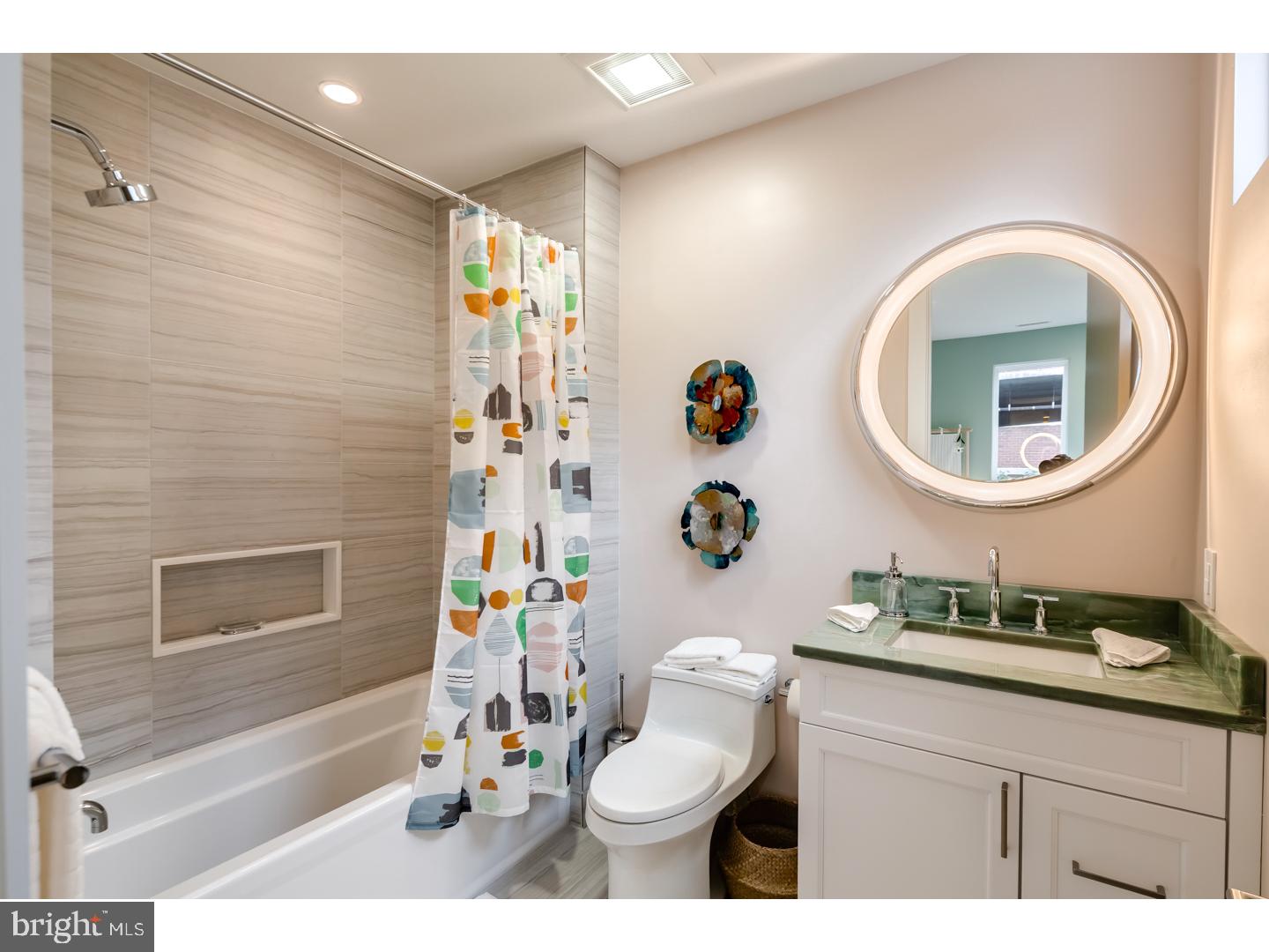 SOCIETY HILL - Residential