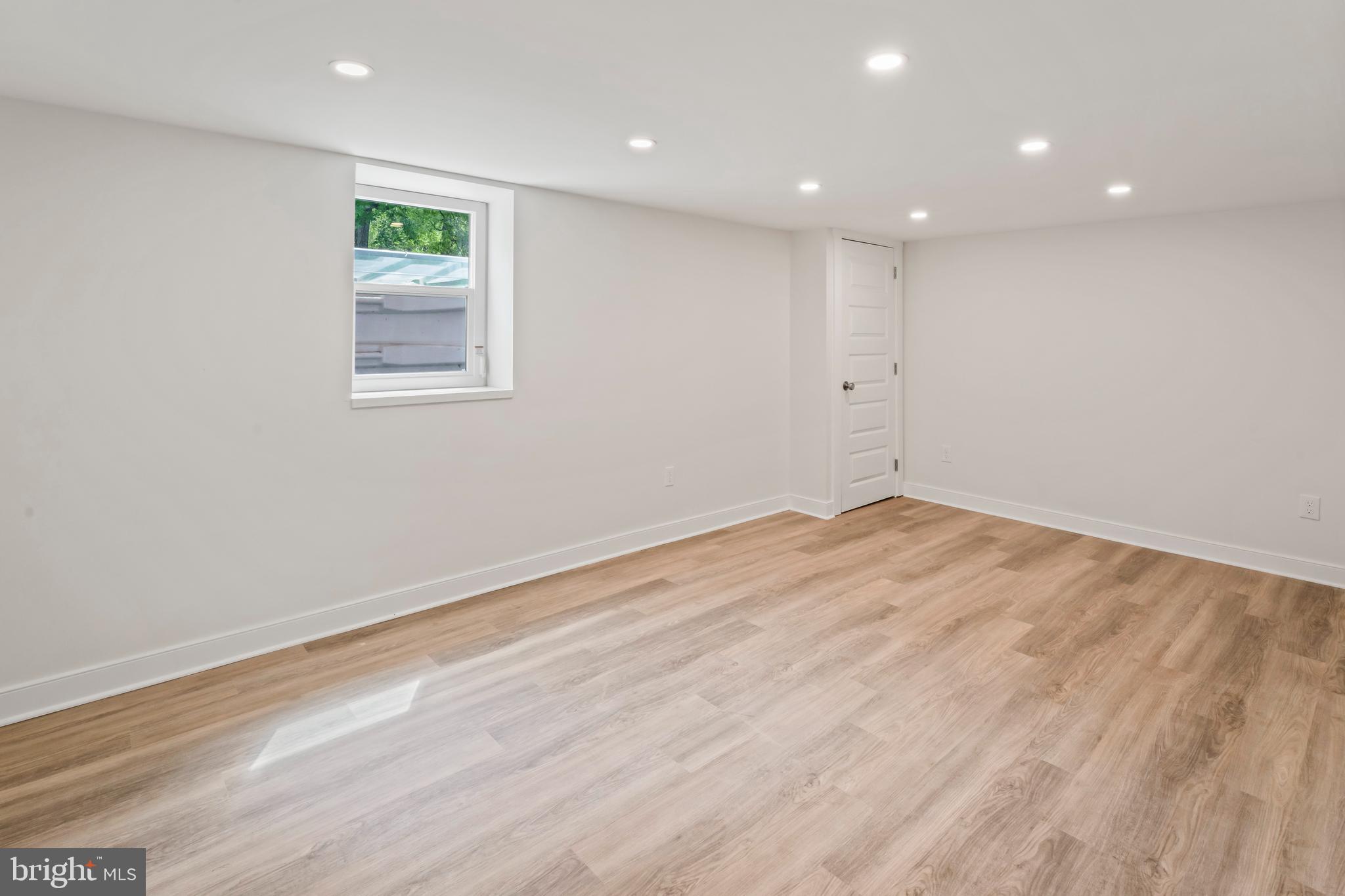 WESTINGHOUSE VLG - Residential