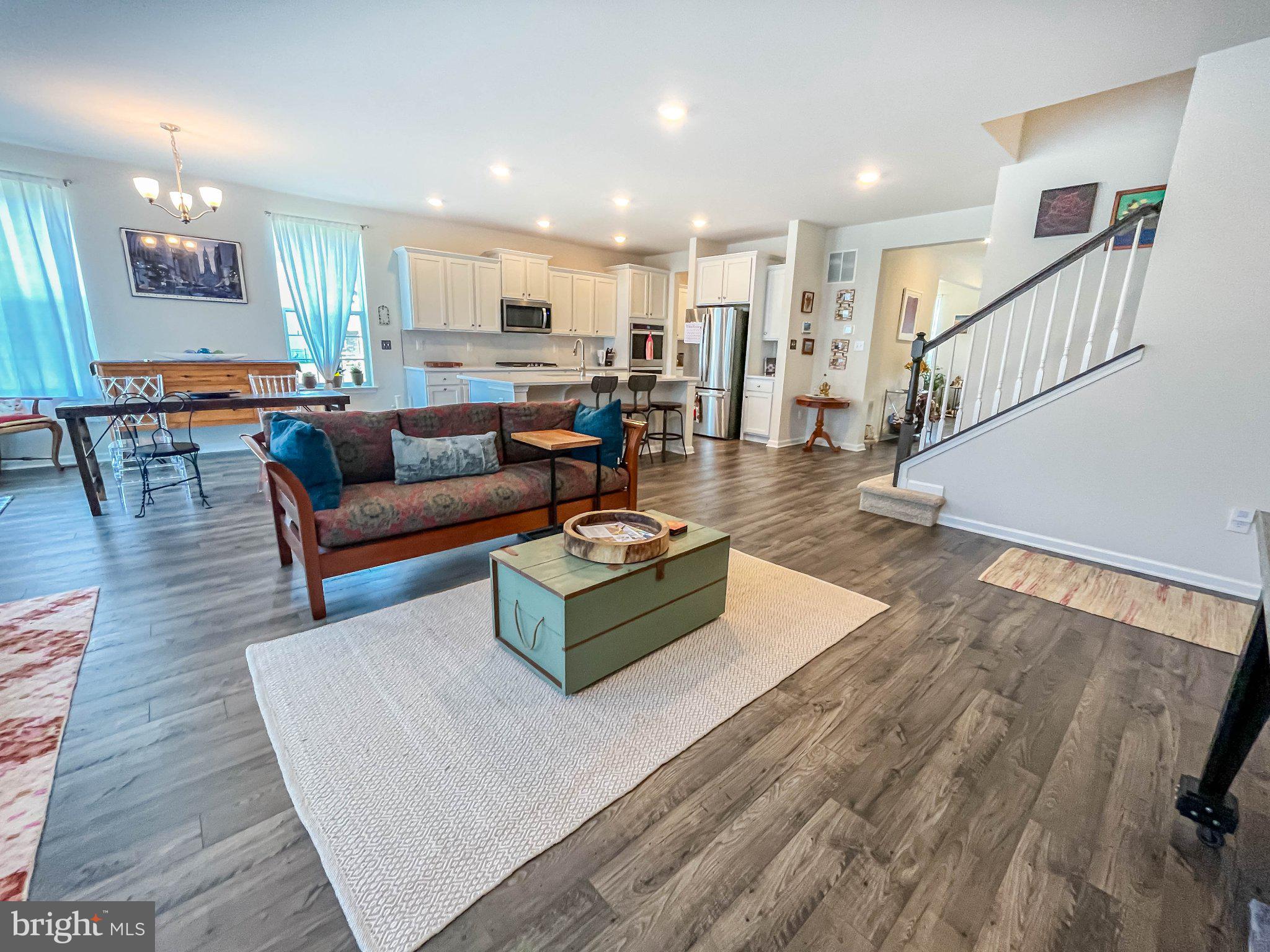 200 DORAL COURT