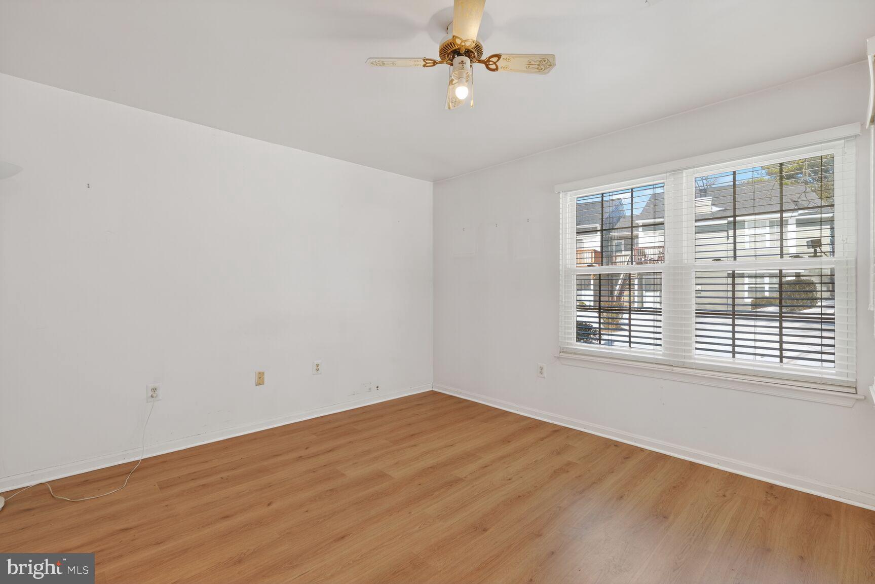 CLUSTERS AT WOODLAWN - Residential