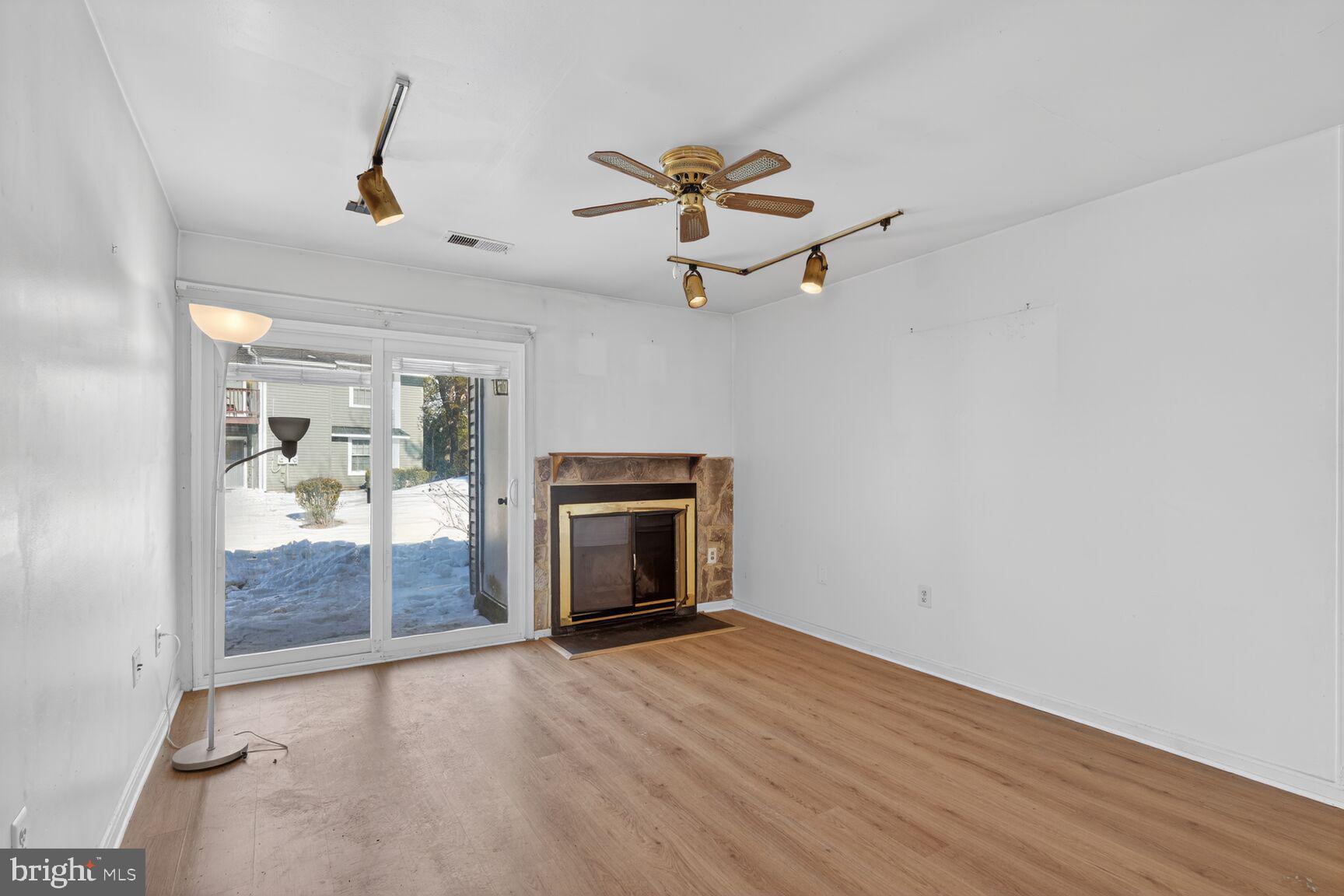 CLUSTERS AT WOODLAWN - Residential