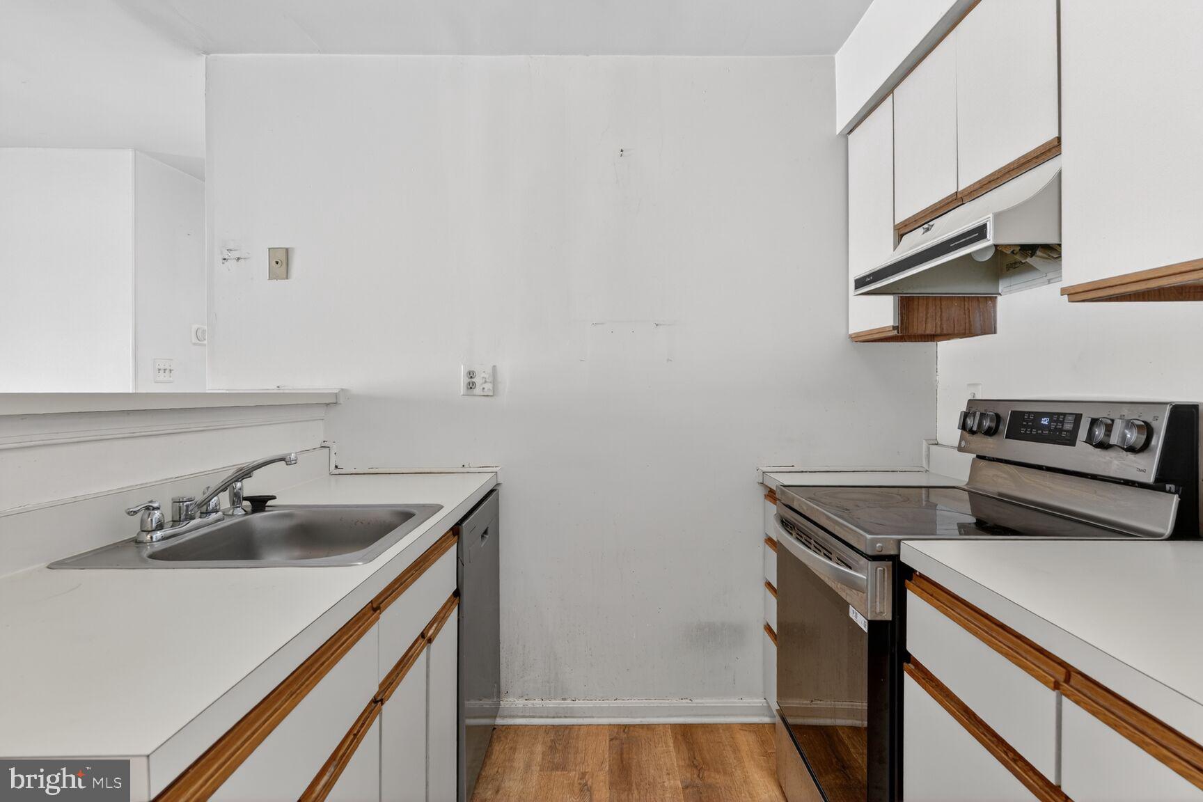 CLUSTERS AT WOODLAWN - Residential