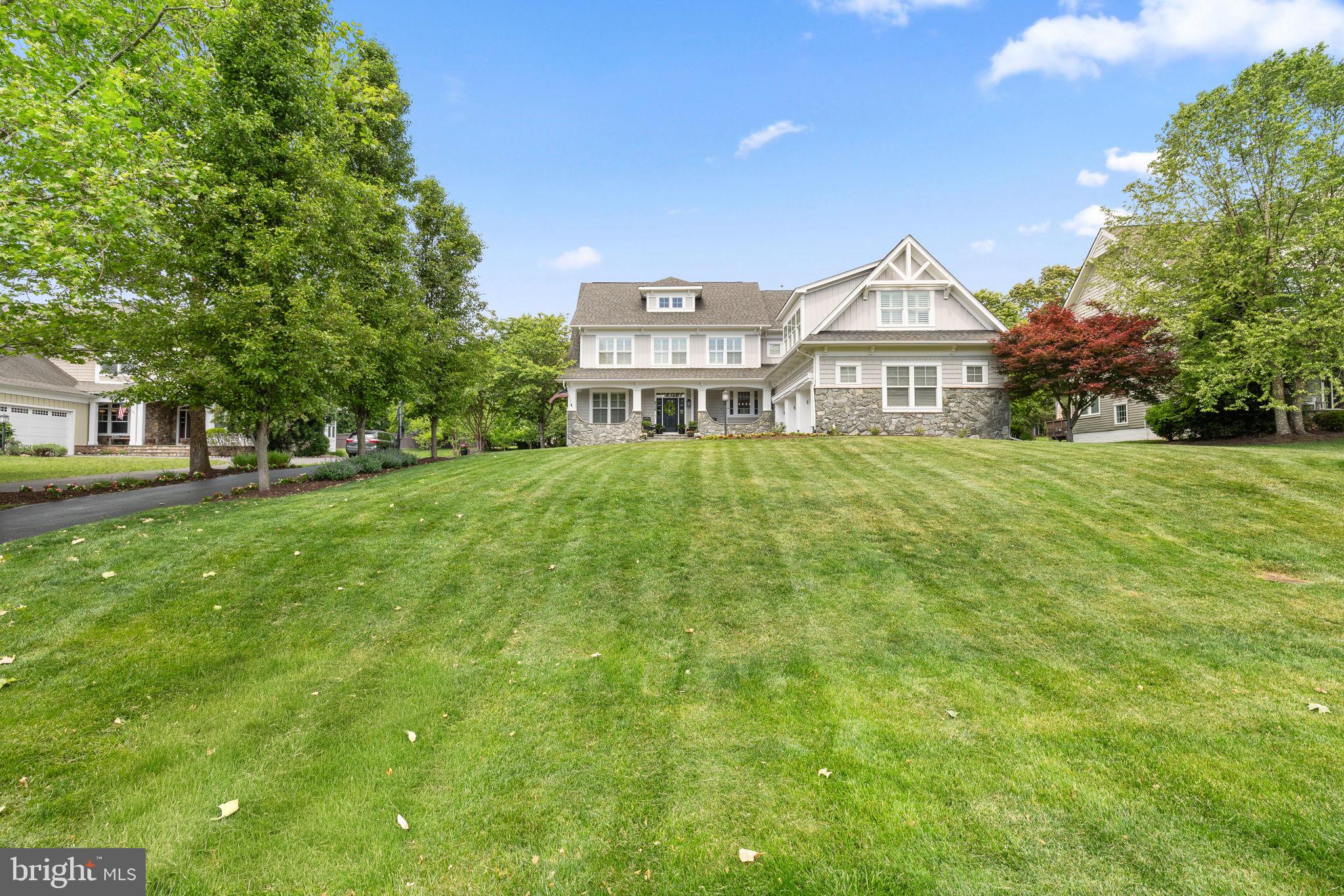 8328 PINE KNOTT COURT