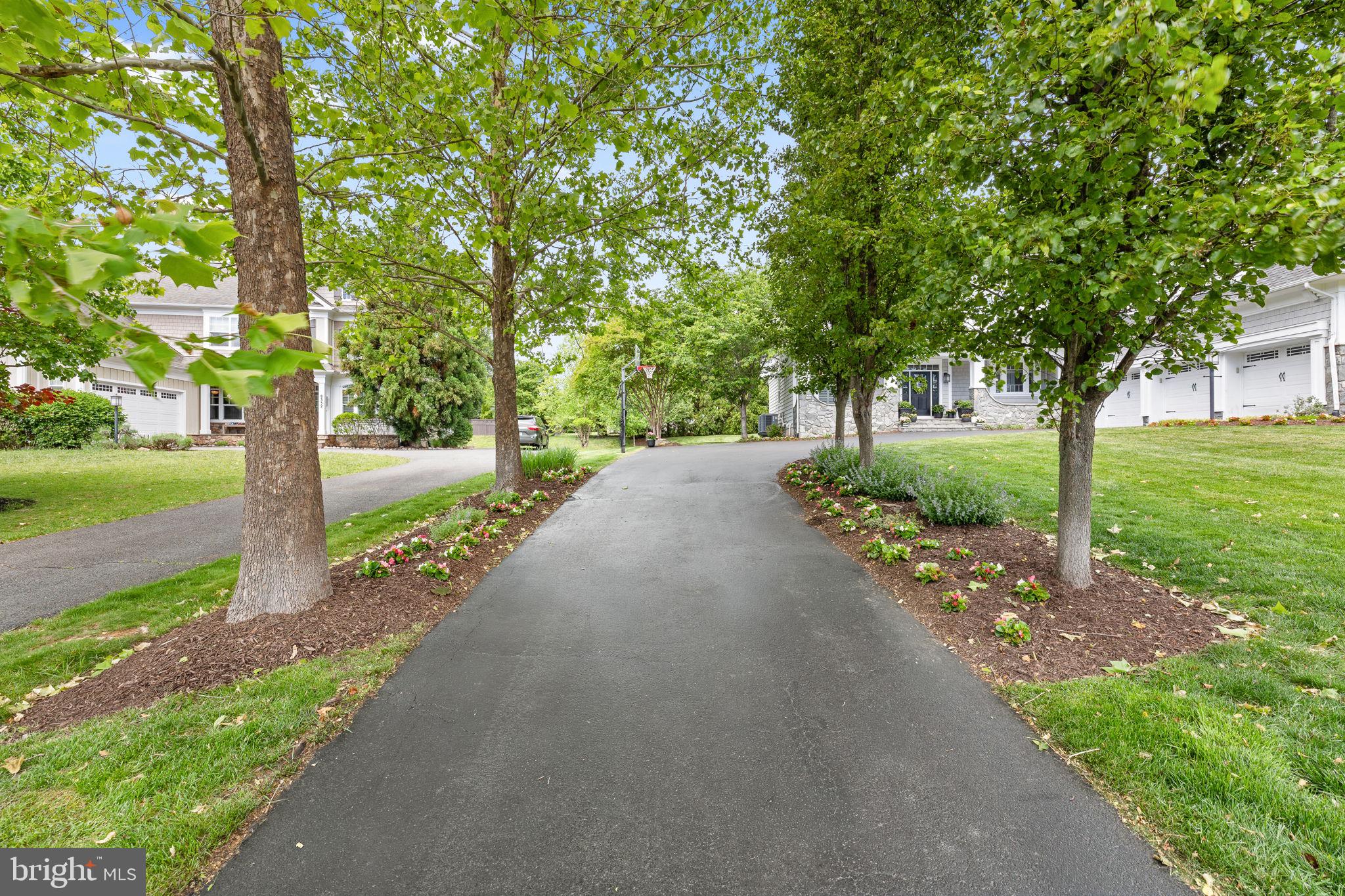 8328 PINE KNOTT COURT