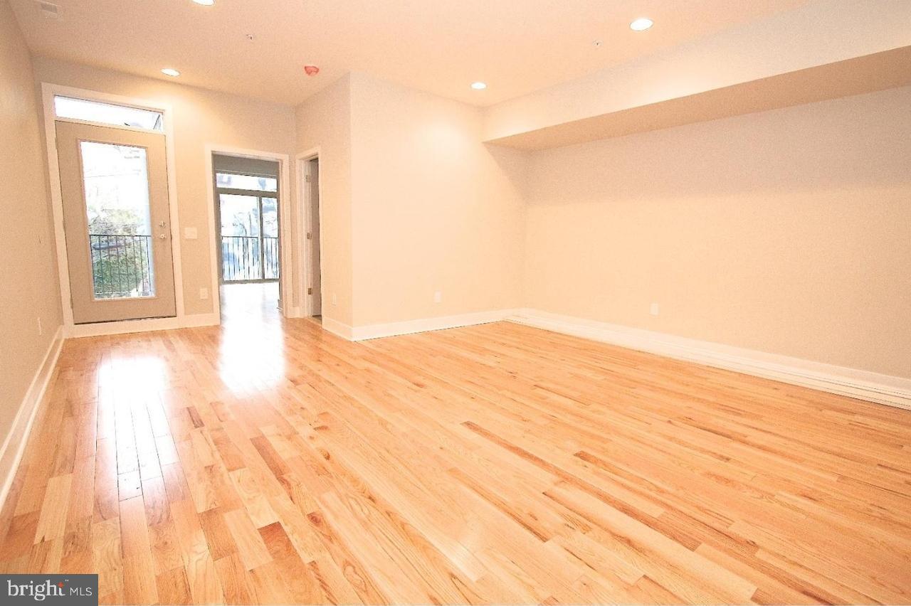 ART MUSEUM AREA - Residential Lease