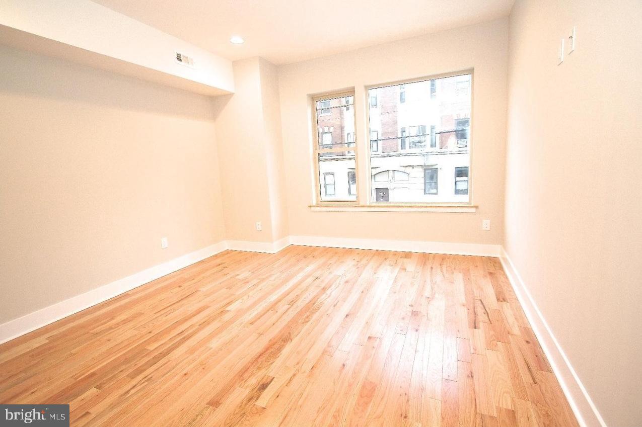 ART MUSEUM AREA - Residential Lease