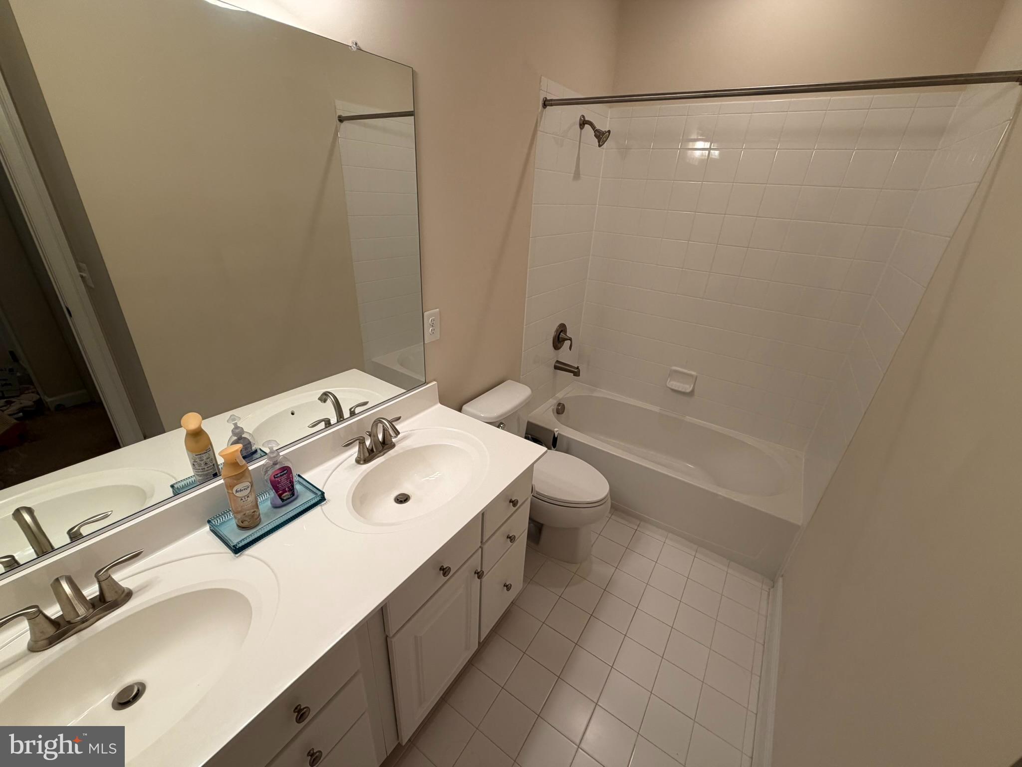 ARCOLA - Residential Lease