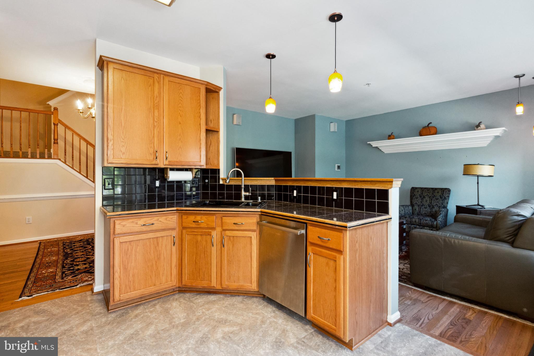 COLLEGE HILLS - Residential