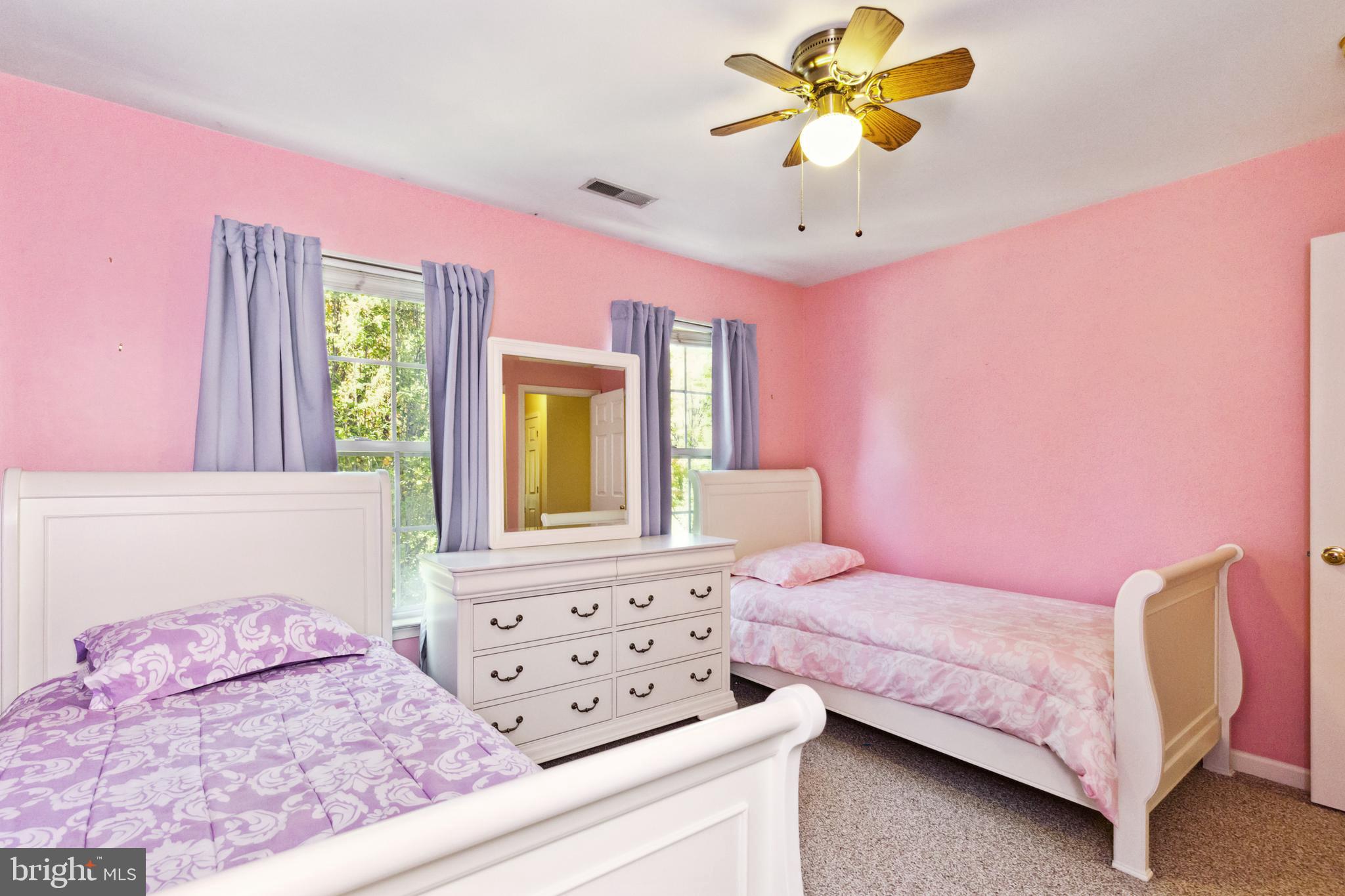 COLLEGE HILLS - Residential