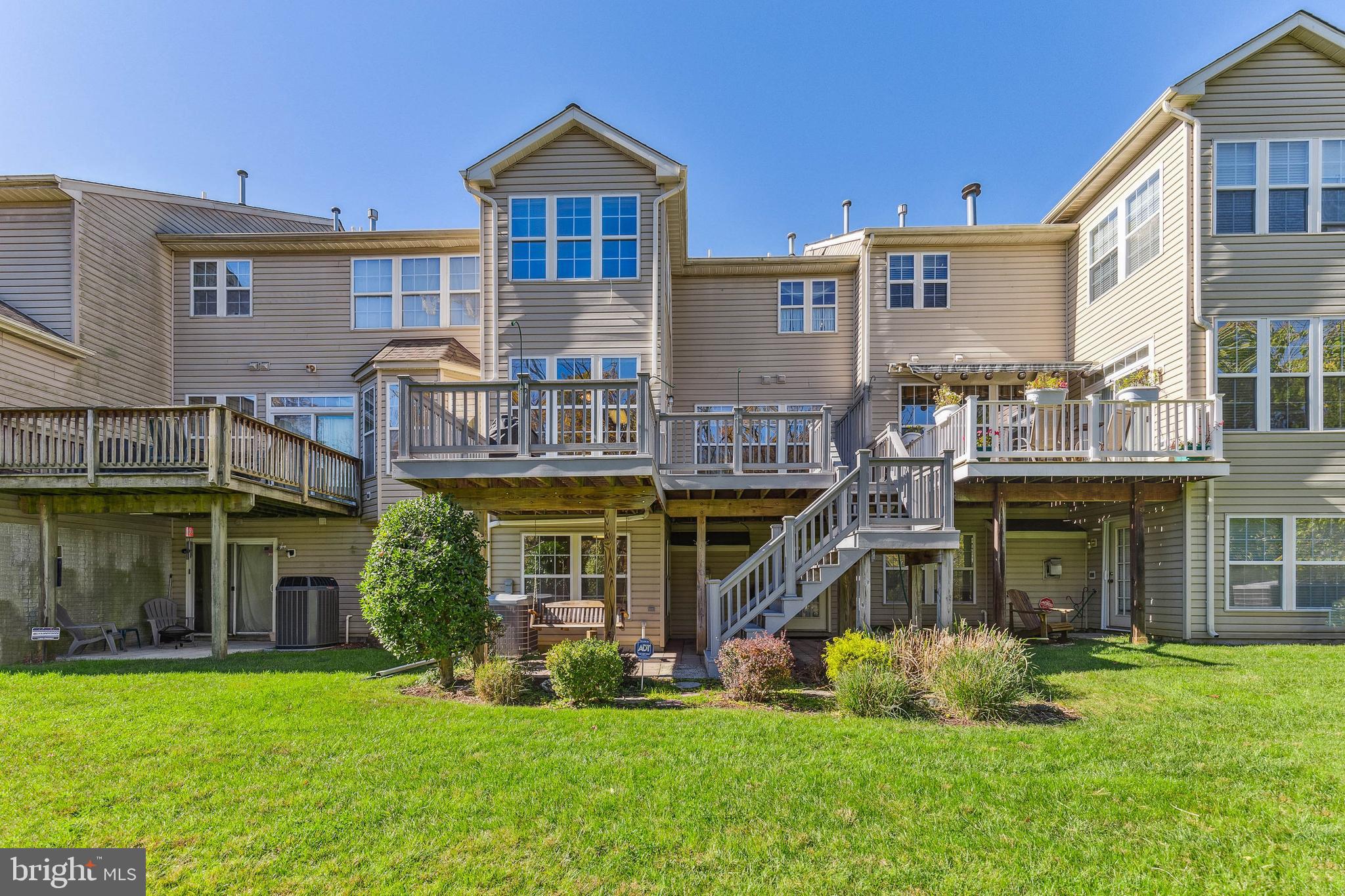 COLLEGE HILLS - Residential