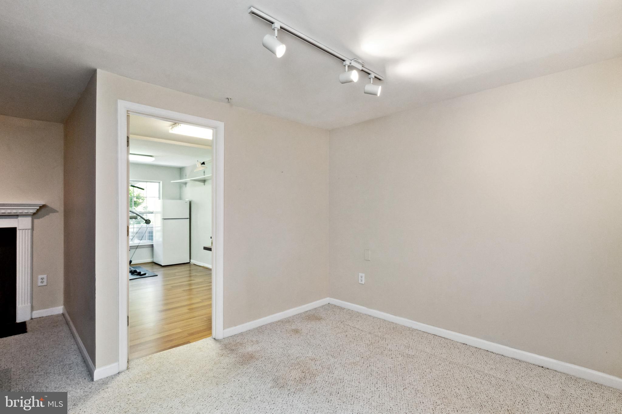 COLLEGE HILLS - Residential