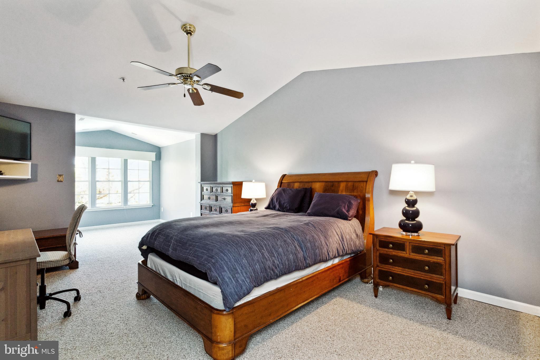 COLLEGE HILLS - Residential