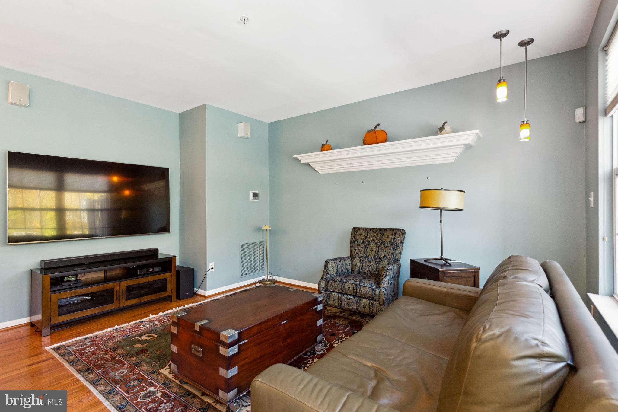 COLLEGE HILLS - Residential