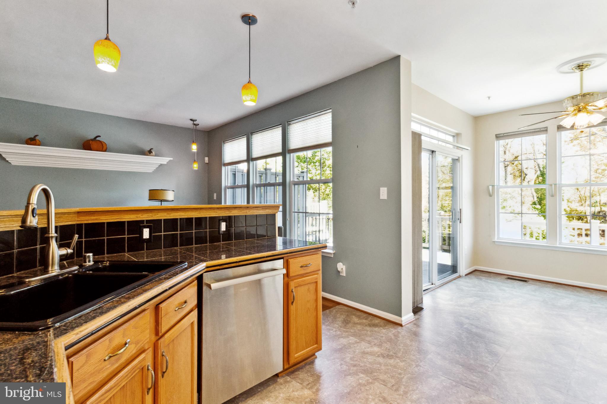 COLLEGE HILLS - Residential