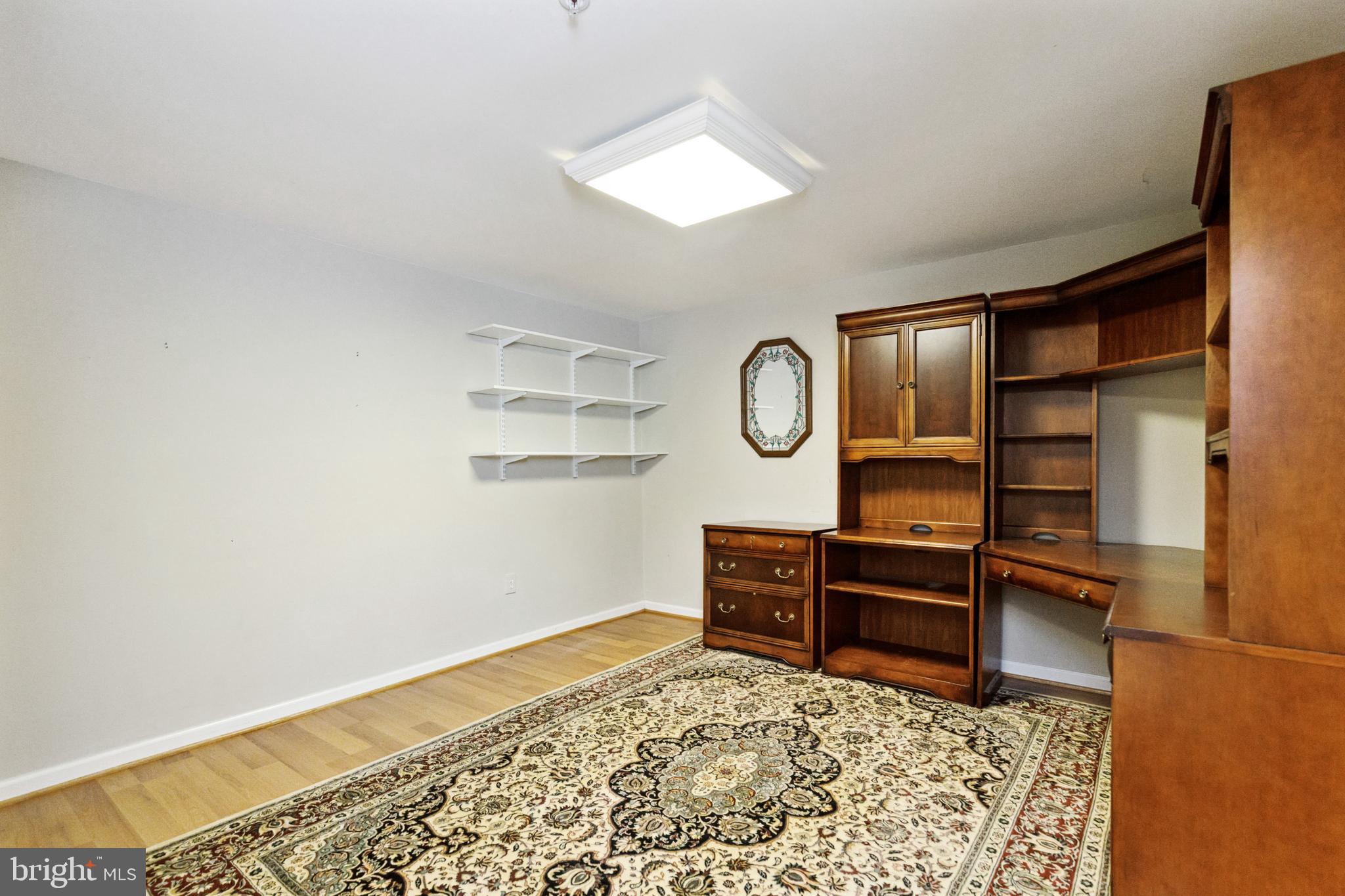 COLLEGE HILLS - Residential