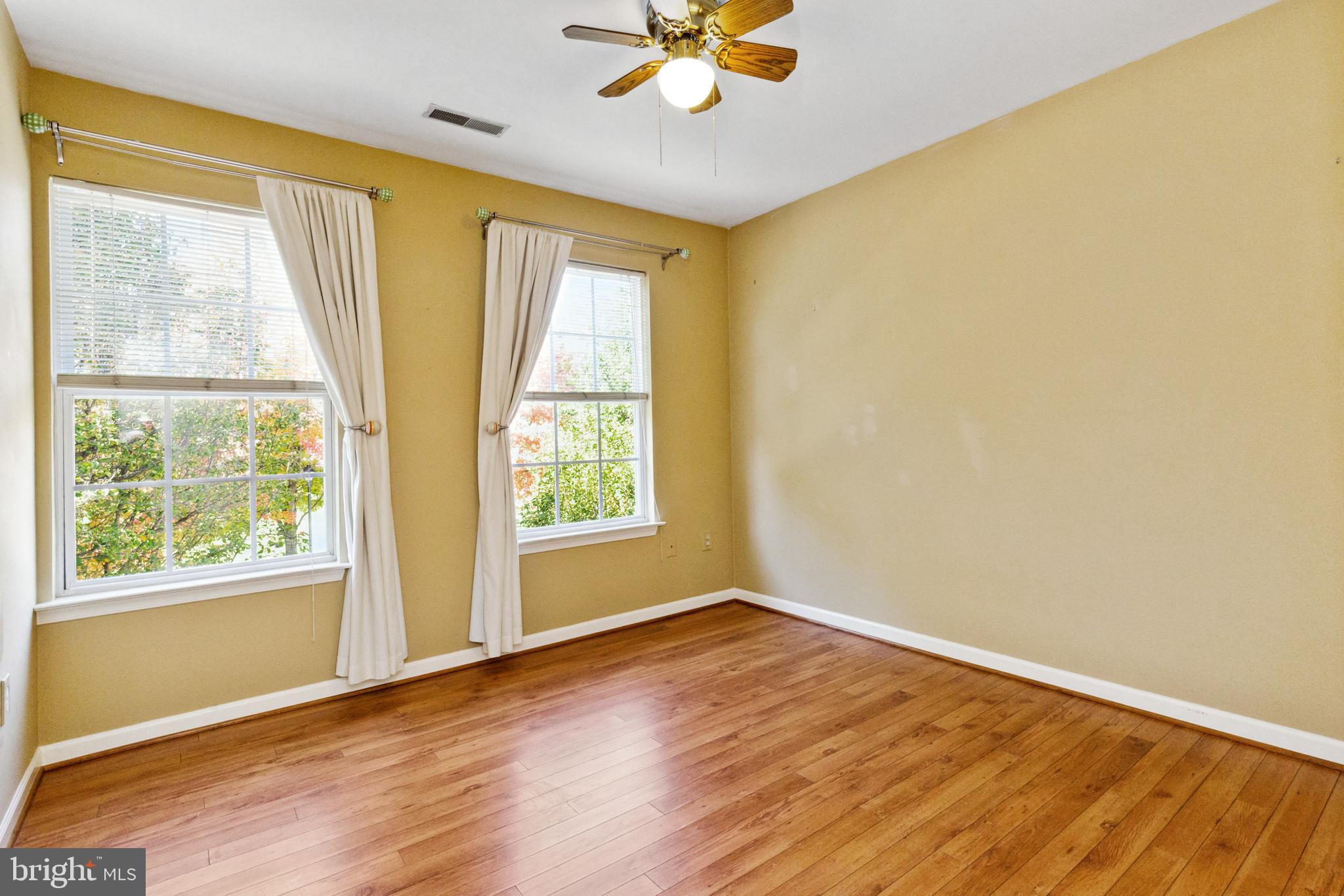 COLLEGE HILLS - Residential