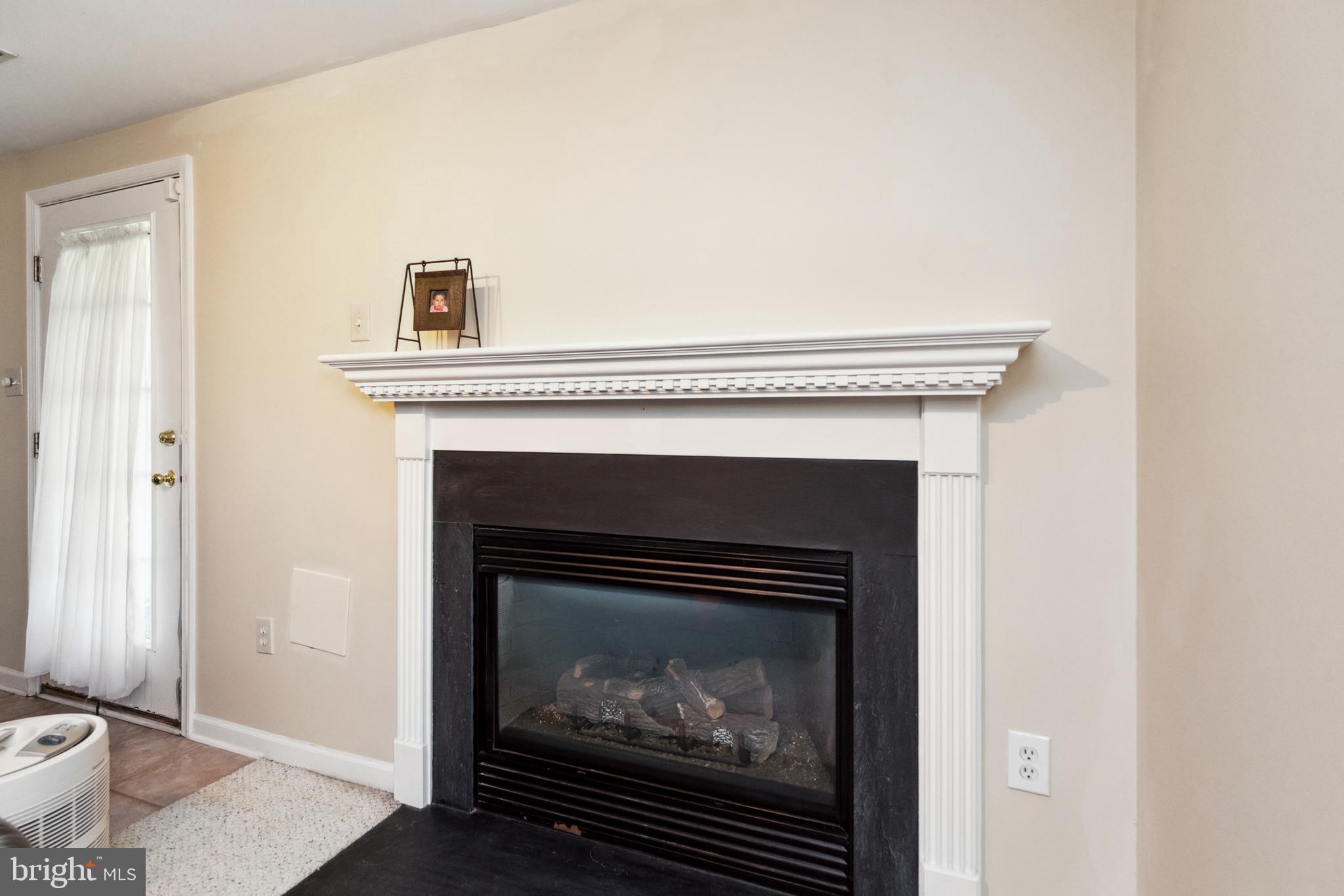 COLLEGE HILLS - Residential