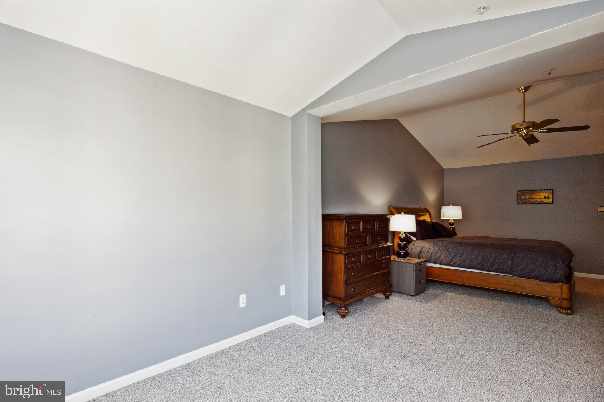 COLLEGE HILLS - Residential