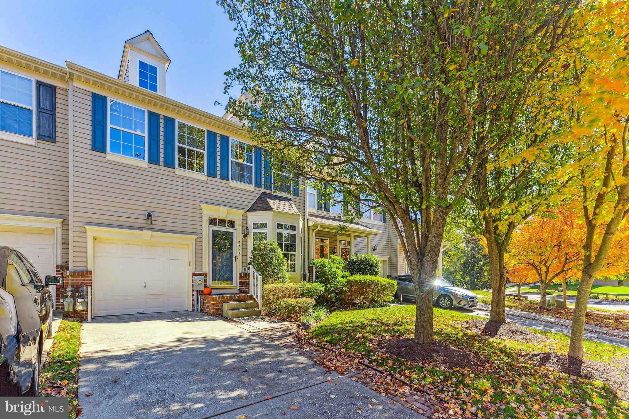 COLLEGE HILLS - Residential