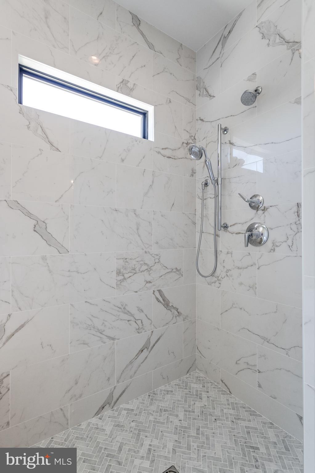 DUNN LORING WOODS - Residential