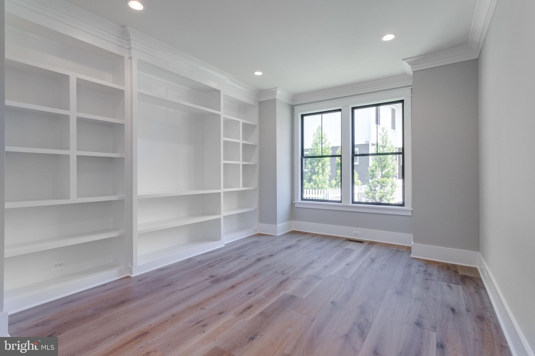 DUNN LORING WOODS - Residential