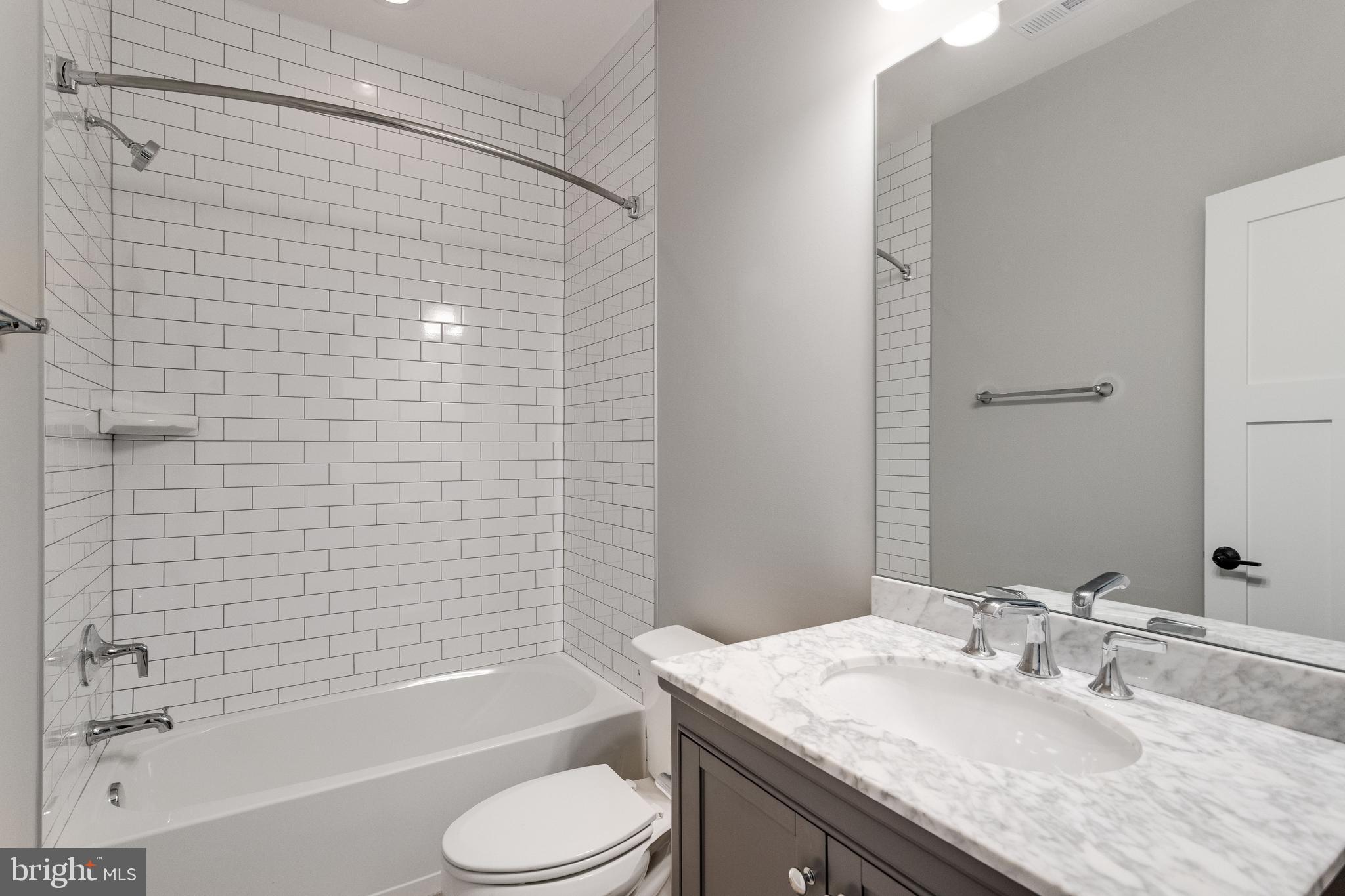 DUNN LORING WOODS - Residential