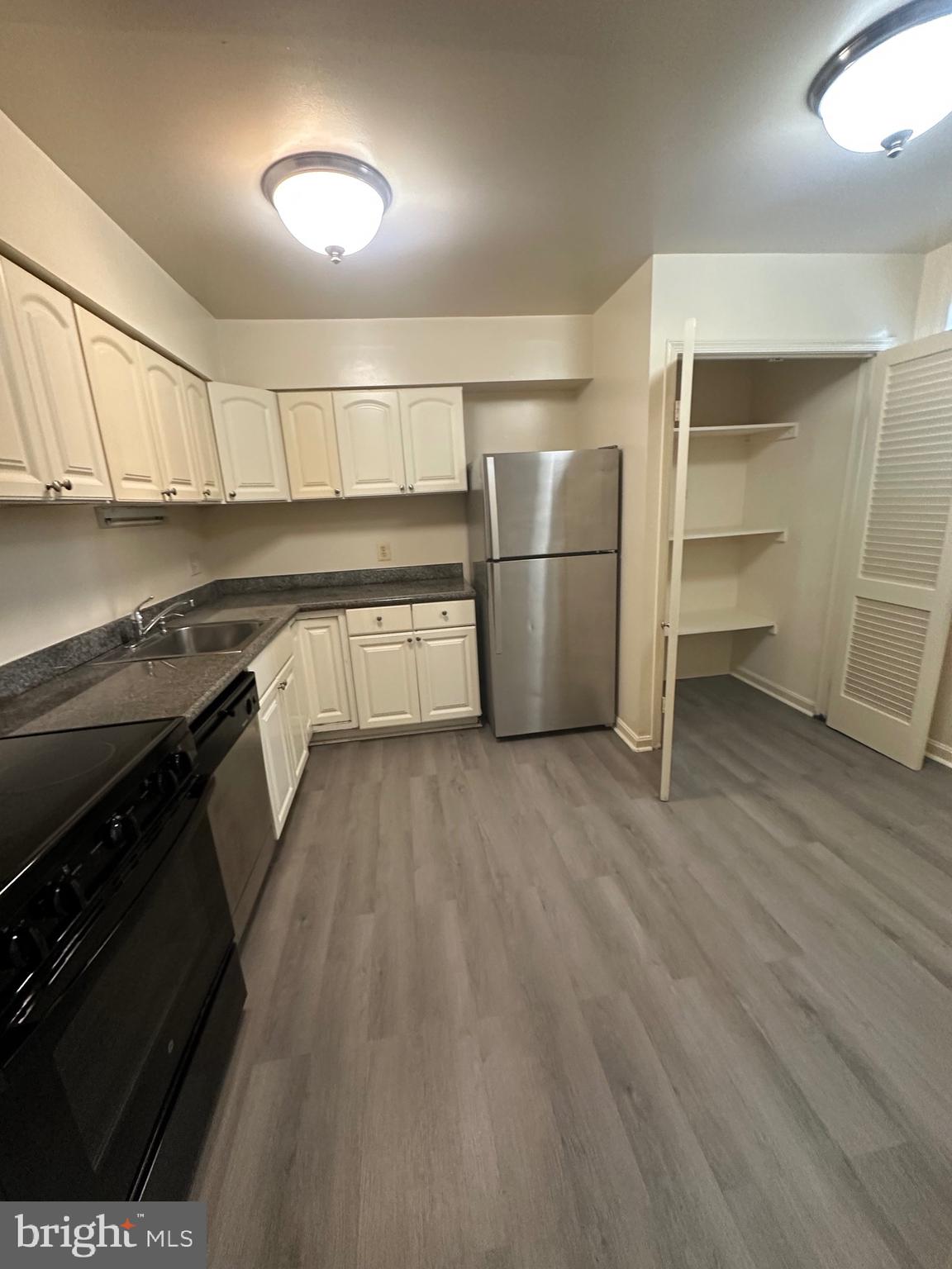 TERRACE TOWNE HOMES OF WOODLAWN - Residential Lease