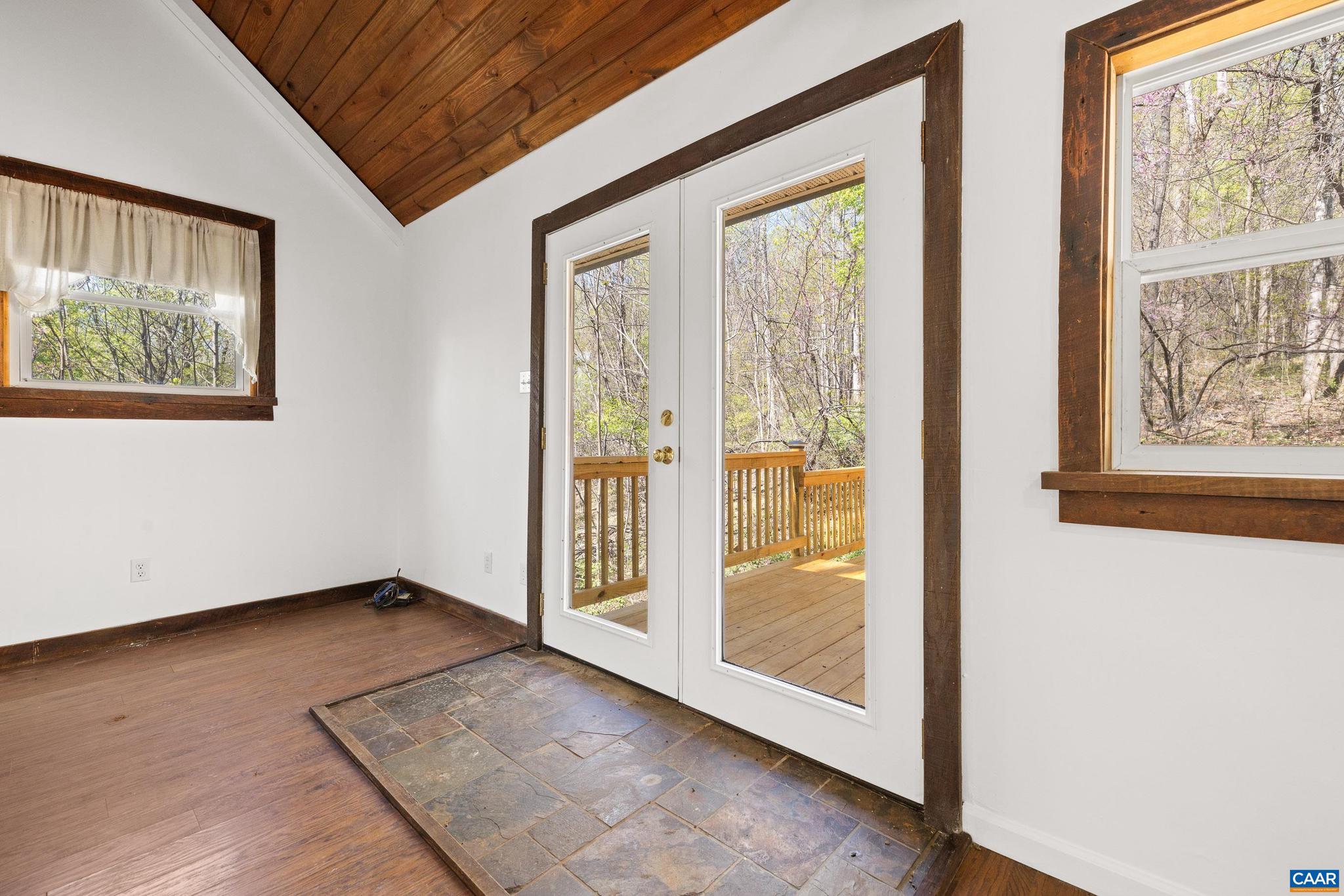 DOGWOOD VALLEY - Residential