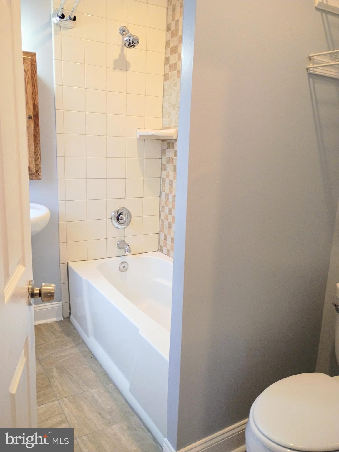 LITTLE ITALY - Residential Lease