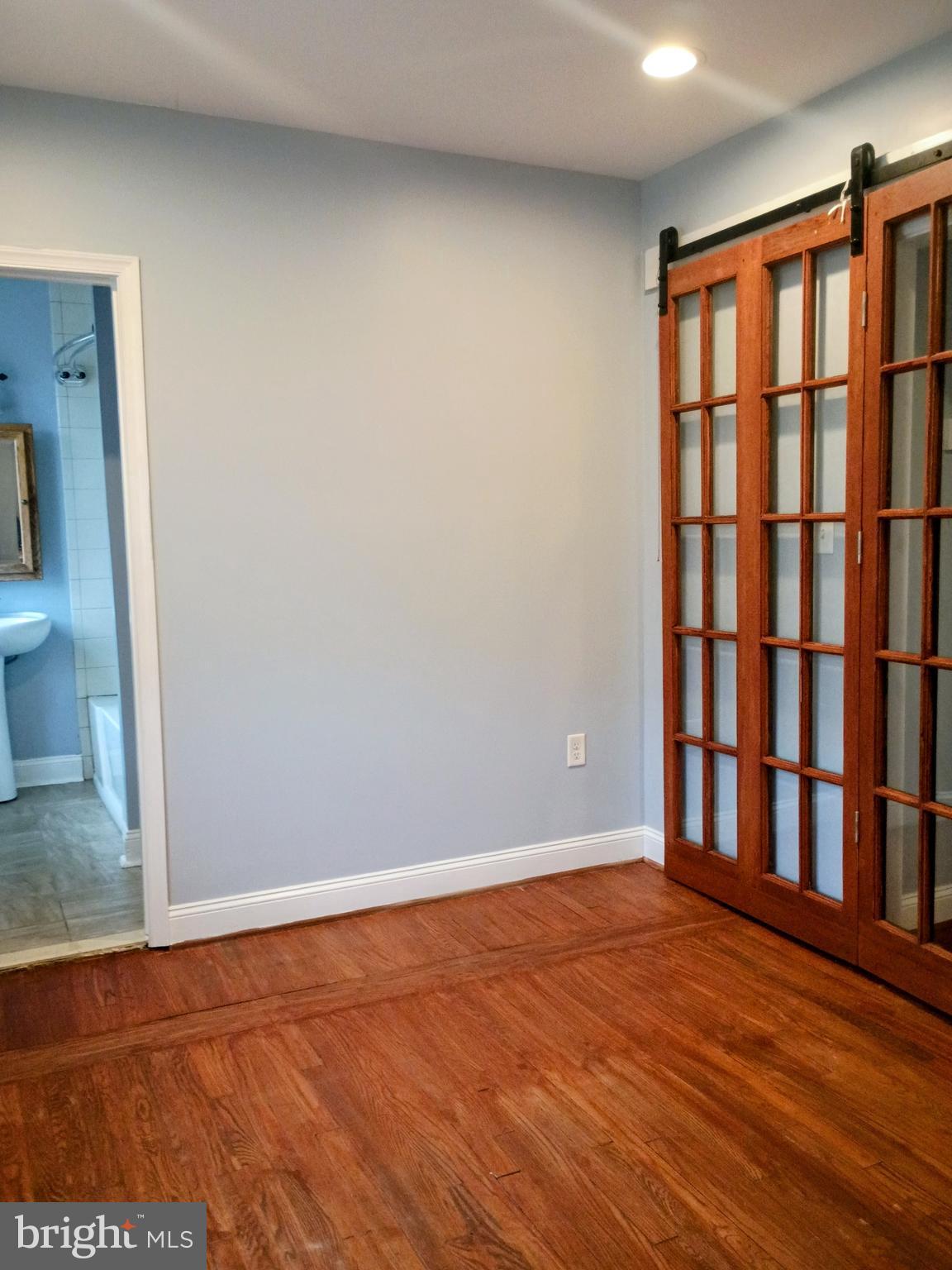 LITTLE ITALY - Residential Lease