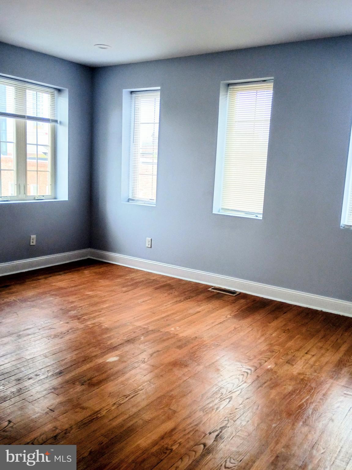 LITTLE ITALY - Residential Lease