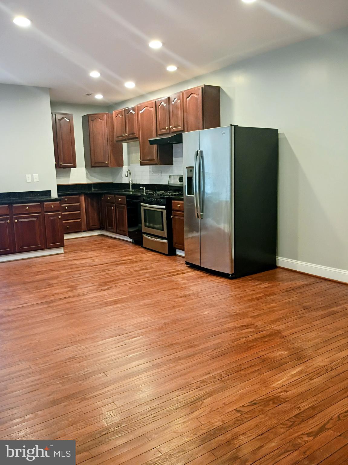 LITTLE ITALY - Residential Lease