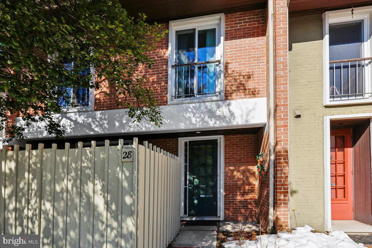 28 BOUTON GREEN COURT