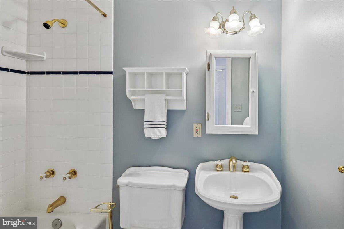 CROSS KEYS - Residential