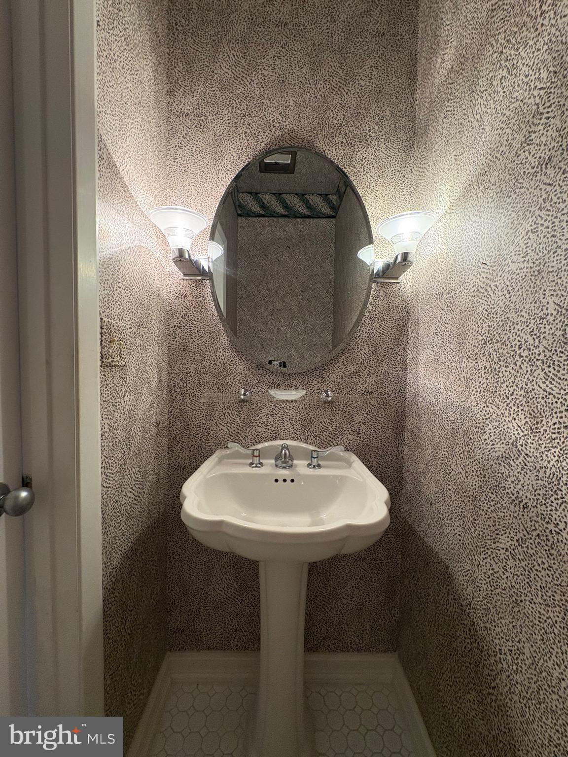 CROSS KEYS - Residential