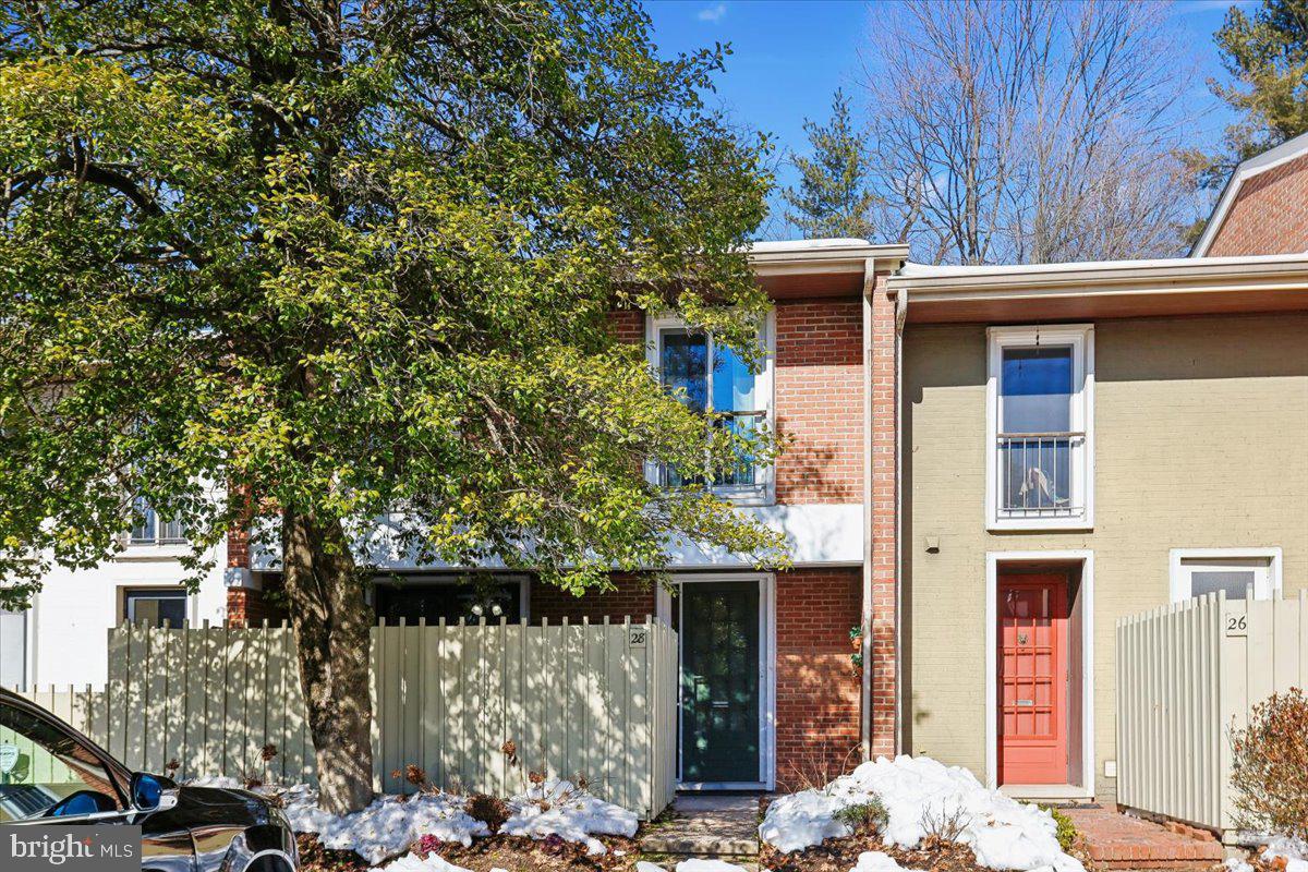 28 BOUTON GREEN COURT