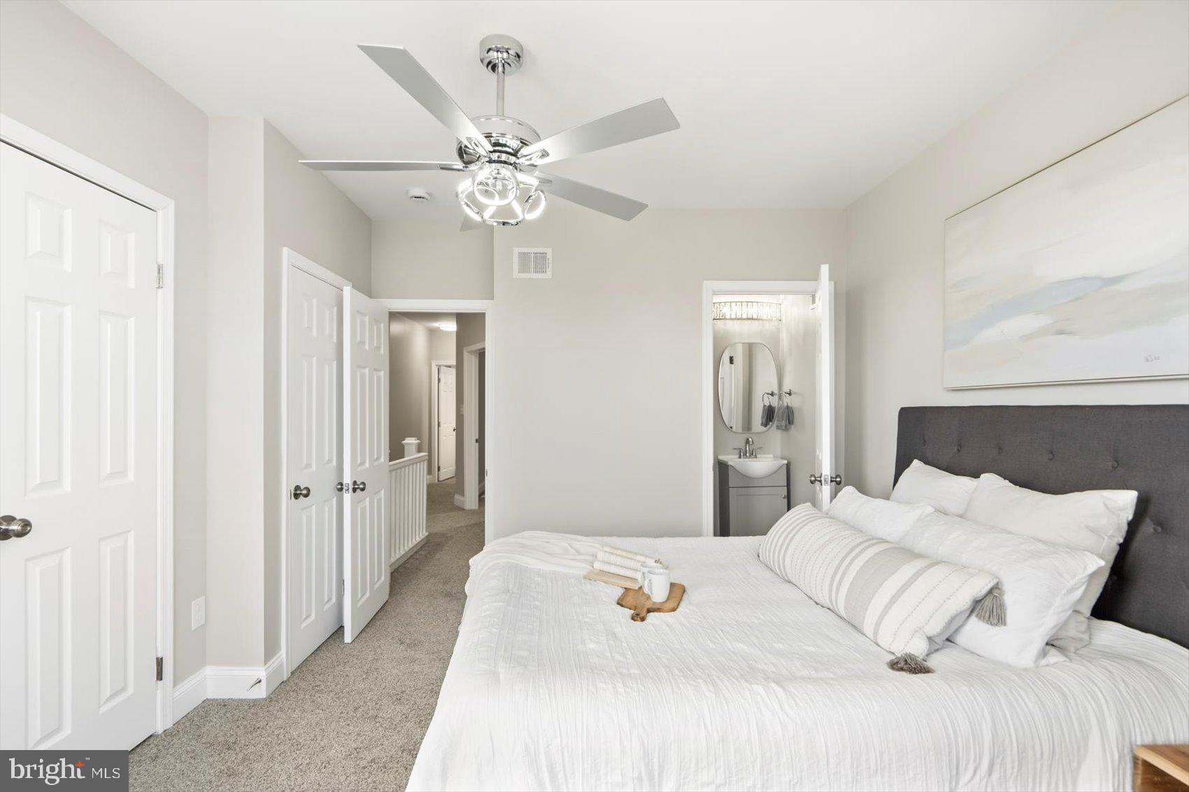 EVERGREEN LAWN - Residential