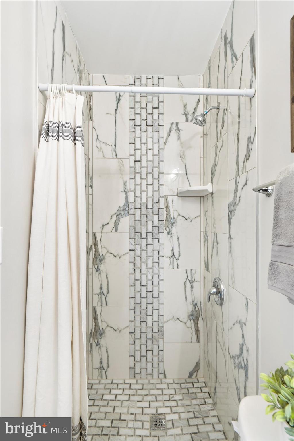 EVERGREEN LAWN - Residential