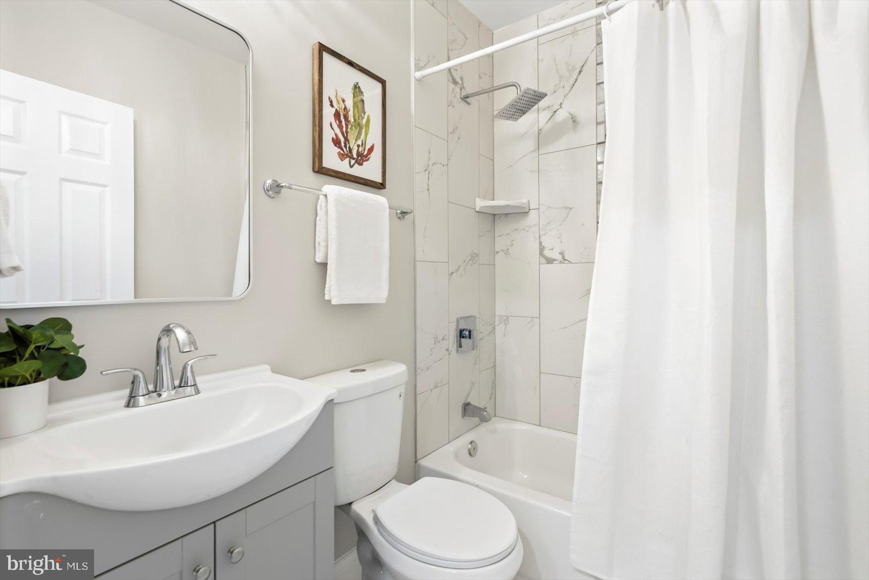 EVERGREEN LAWN - Residential