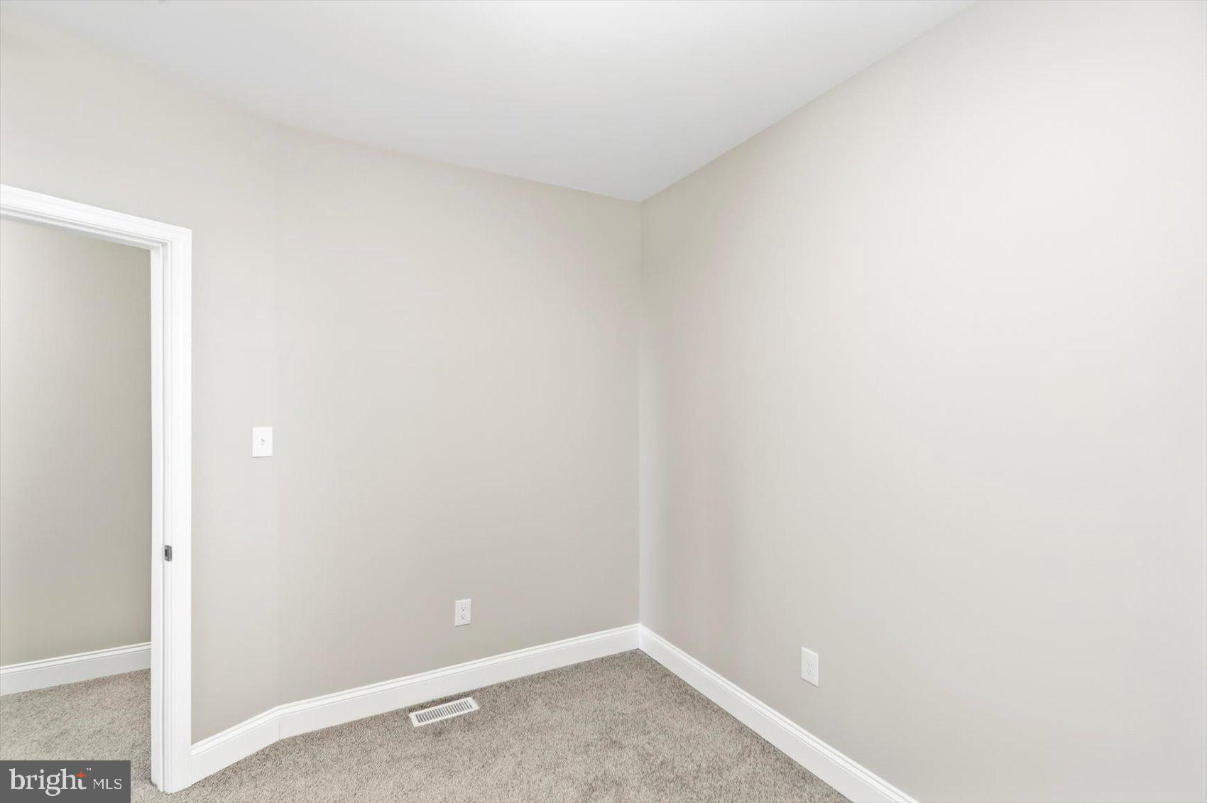 EVERGREEN LAWN - Residential