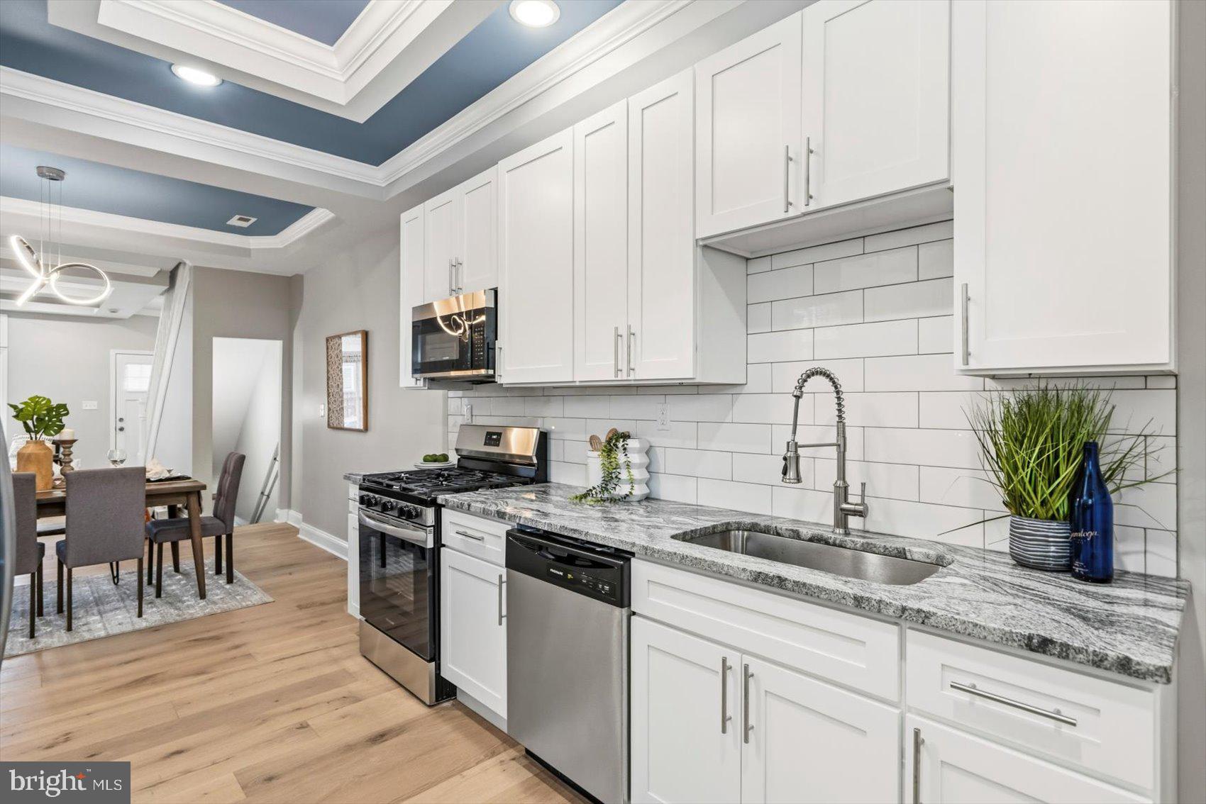 EVERGREEN LAWN - Residential