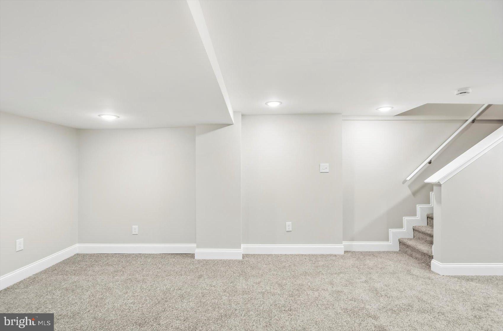 EVERGREEN LAWN - Residential