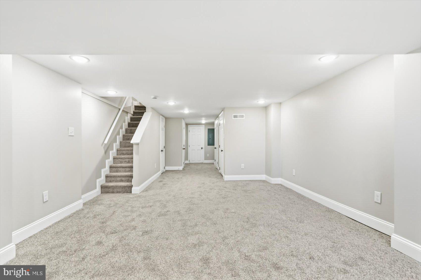 EVERGREEN LAWN - Residential