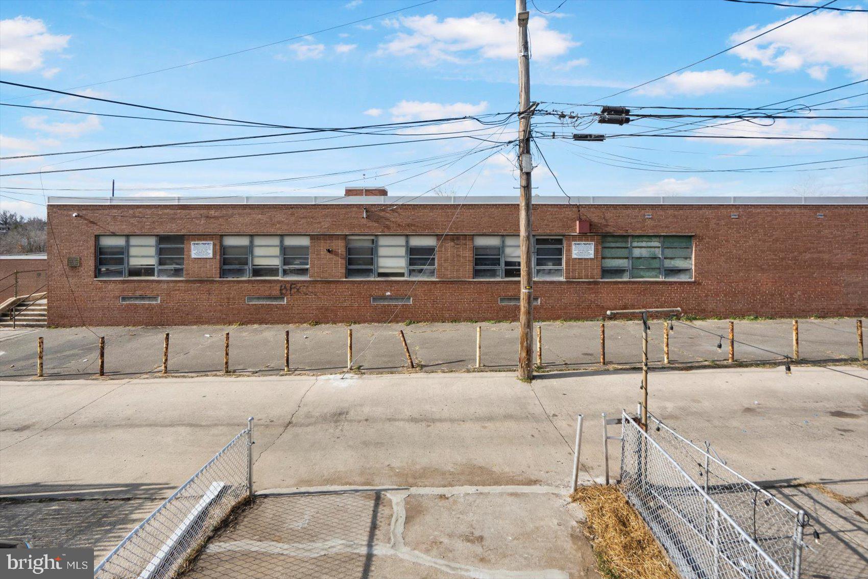 EVERGREEN LAWN - Residential