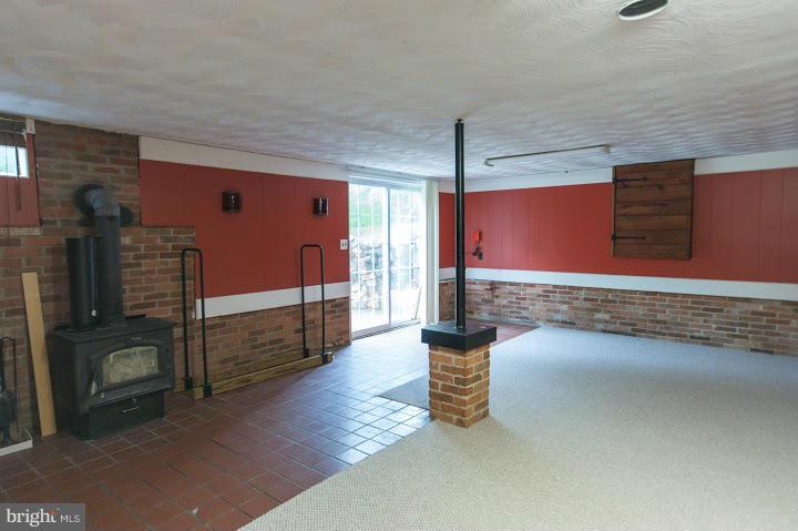 MECKLENBURG HEIGHTS - Residential Lease